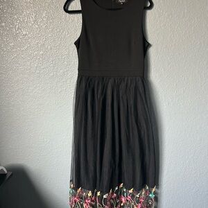 Elegant Black Dress with Floral Embroidery